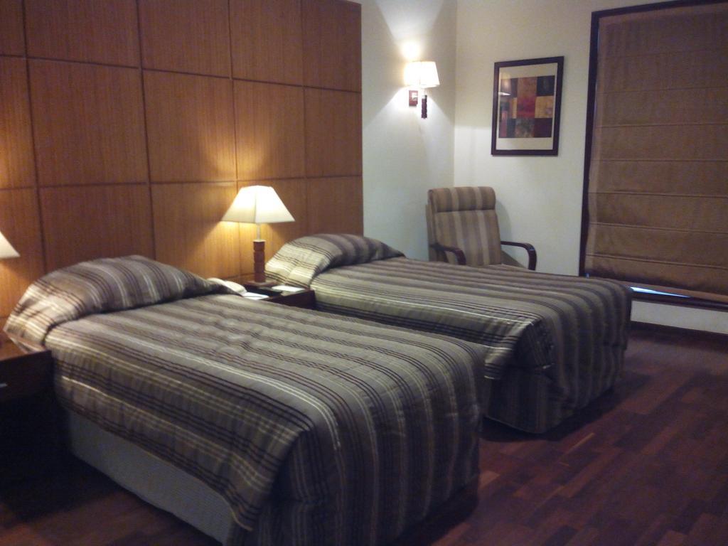 The Ocean Pearl Retreat Hotel New Delhi Phòng bức ảnh