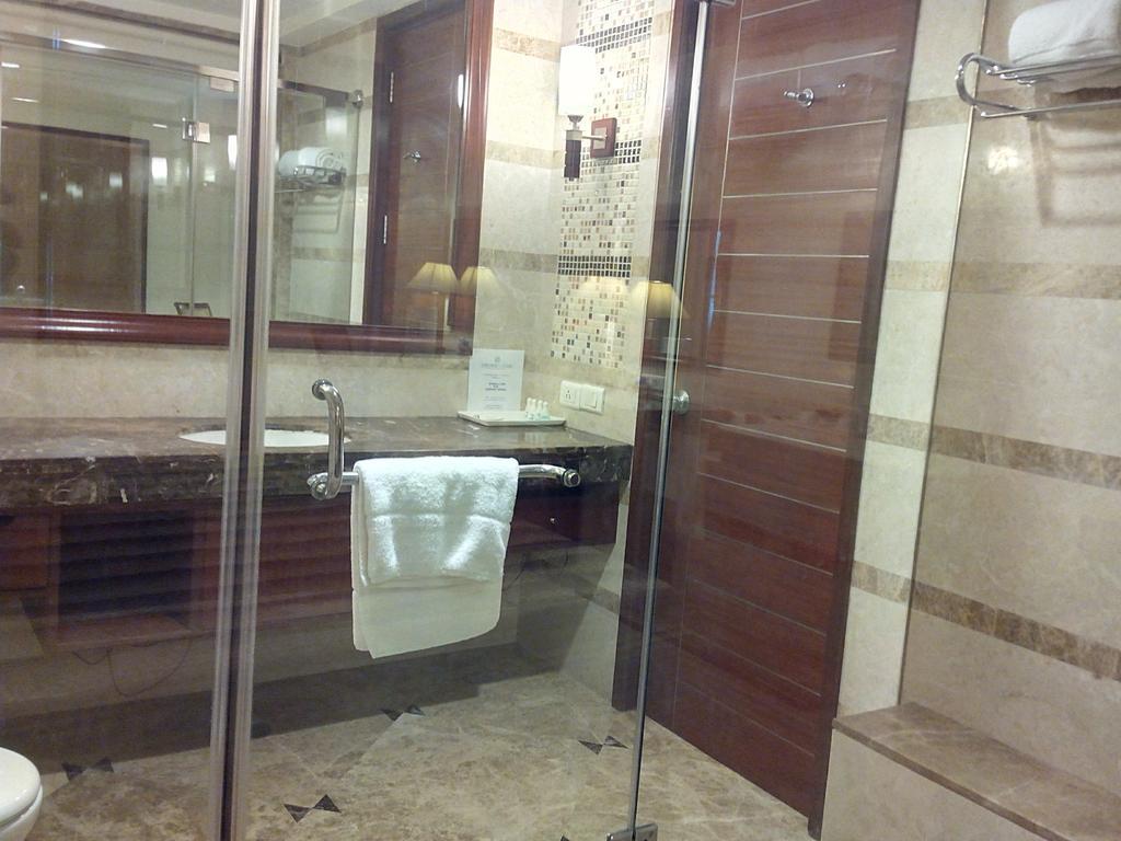 The Ocean Pearl Retreat Hotel New Delhi Phòng bức ảnh